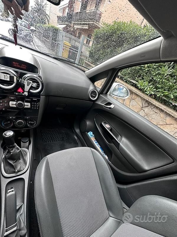 Usata Opel Corsa 90 CV (66 kW) 2008 Grigio Utilitaria