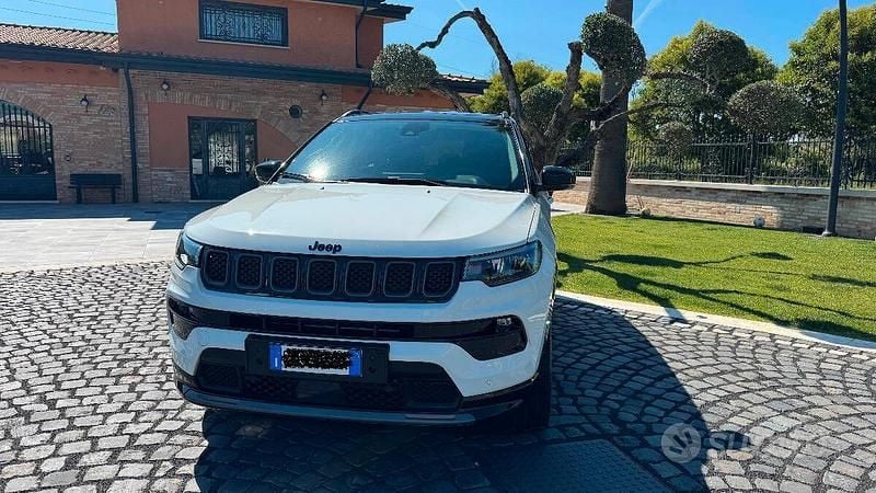 Usata Jeep Compass 240 CV (176 kW) 2023 Bianco SUV