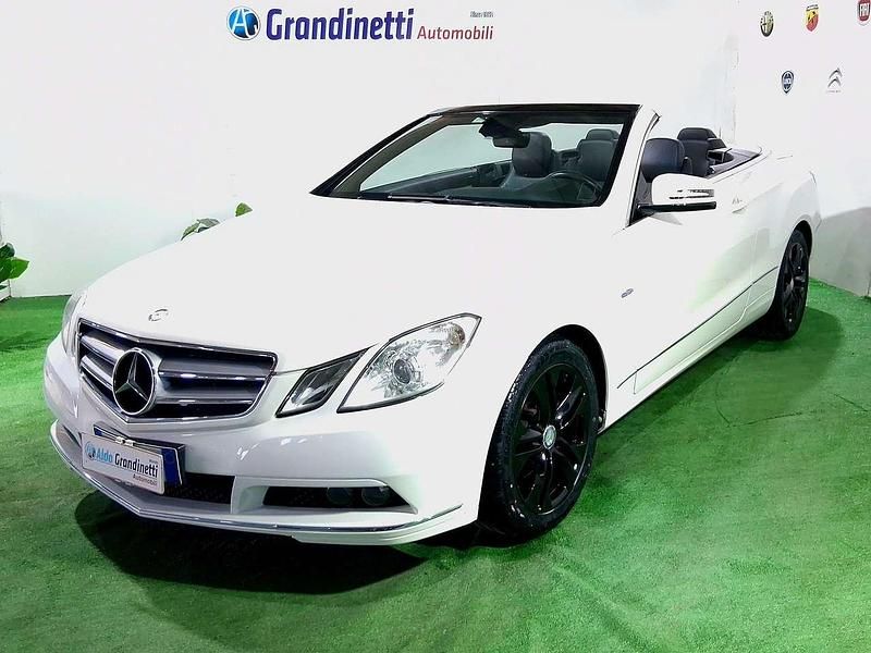 Bianco Usata 2011 Mercedes E220 Executive Cabrio | 14.300 € (Molto cara) - Immagine 1/4