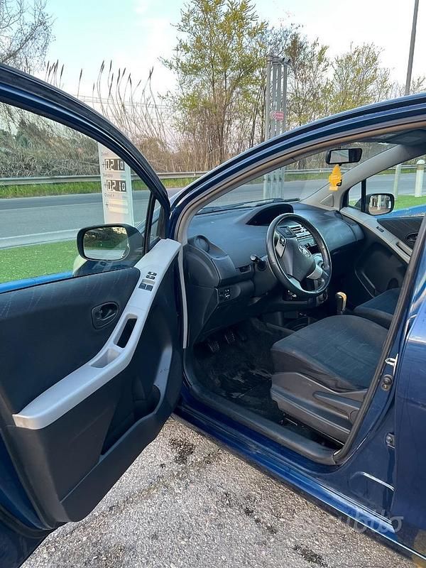 Usata Toyota Yaris Sol 2007 Blu Utilitaria