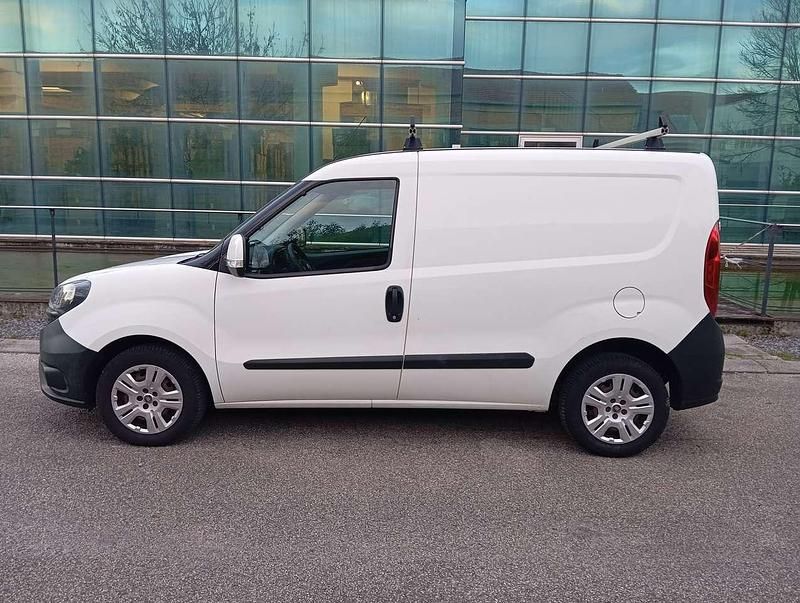 Usata Fiat Doblò 105 CV (77 kW) 2019 Bianco Monovolume