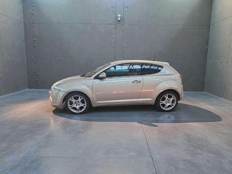 Usata Alfa Romeo MiTo Distinctive 105 CV (77 kW) 2010 Oro Utilitaria