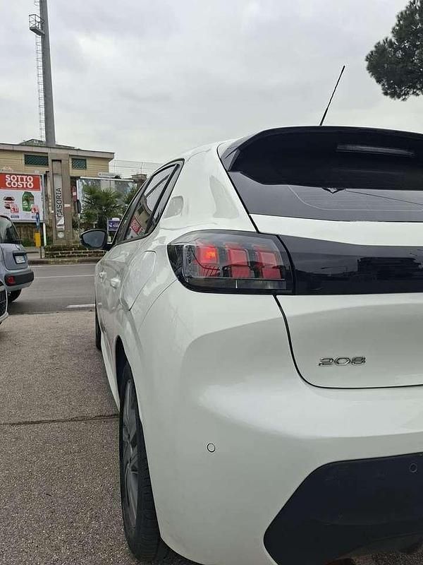 Usata Peugeot 208 Active 75 CV (55 kW) 2022 Bianco Utilitaria