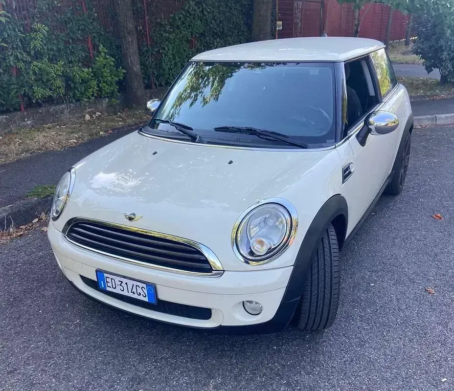 Usata Mini ONE 75 CV (55 kW) 2006 Utilitaria