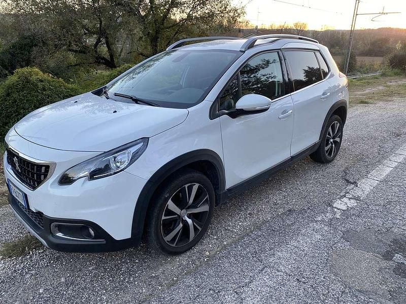 Usata Peugeot 2008 Allure 102 CV (75 kW) 2019 Bianco SUV