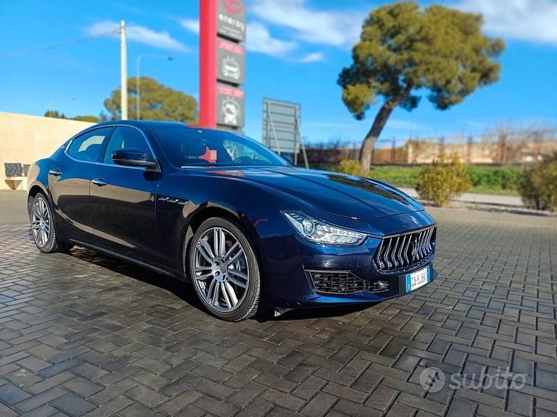 Usata Maserati Ghibli GranLusso 250 CV (183 kW) 2020 Blu/azzurro Berlina