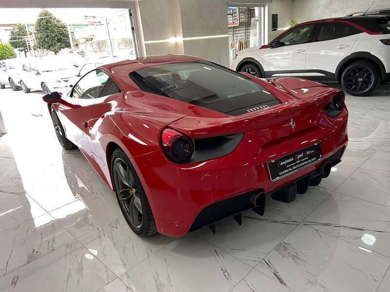 Usata Ferrari 488 670 CV (492 kW) 2018 Rosso ferrari Coupé