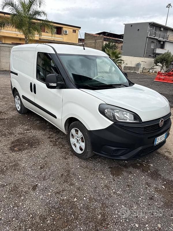 Bianco Usata 2018 Fiat Doblò Monovolume | 7000 € (Super prezzo) - Immagine 1/3