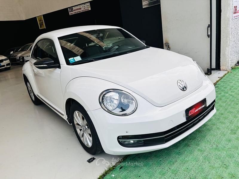 Usata VW Beetle Design 105 CV (77 kW) 2012 Bianco Utilitaria