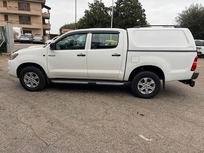 Usata Toyota HiLux 144 CV (105 kW) 2013 Bianco Pick-up
