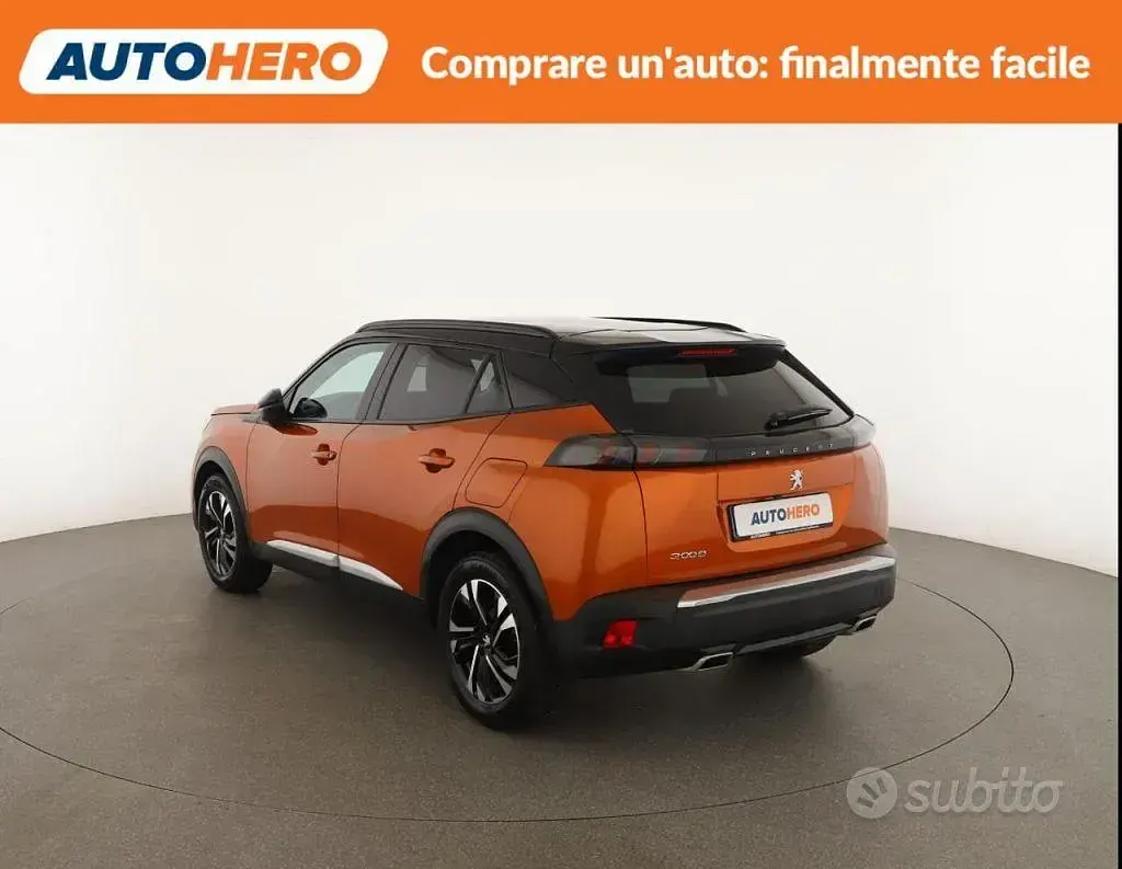 Usata Peugeot 2008 Allure 131 CV (96 kW) 2020 Arancio SUV