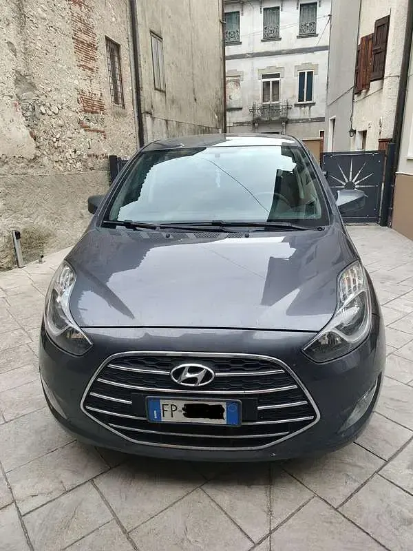 Usata Hyundai ix20 90 CV (66 kW) 2018 Grigio Utilitaria