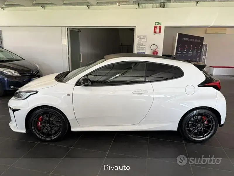 Usata Toyota Yaris 261 CV (191 kW) 2022 Bianco Utilitaria