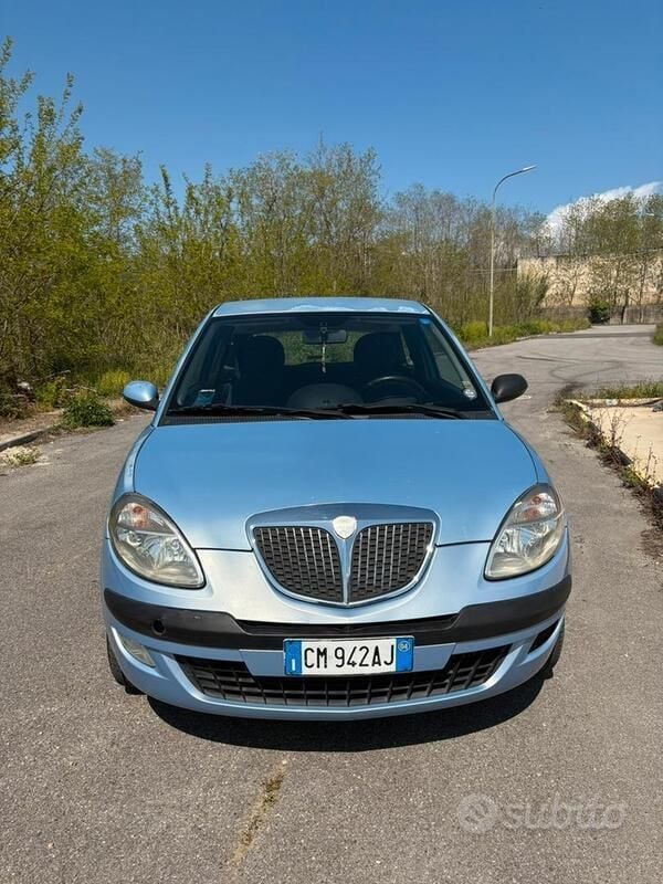 Usata Lancia Ypsilon 2004 Utilitaria