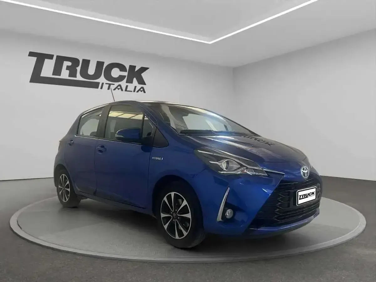 Usata Toyota Yaris Active 73 CV (53 kW) 2020 Azzurro Utilitaria