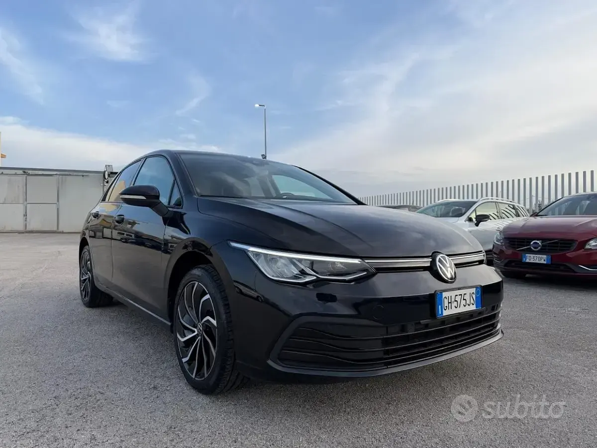 Usata VW Golf VIII 116 CV (85 kW) 2022 Nero Berlina