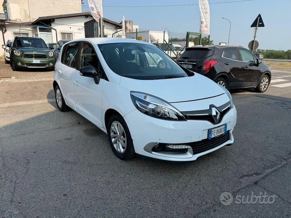 Usata Renault Scénic III Bose Edition 110 CV (80 kW) 2016 Bianco Monovolume