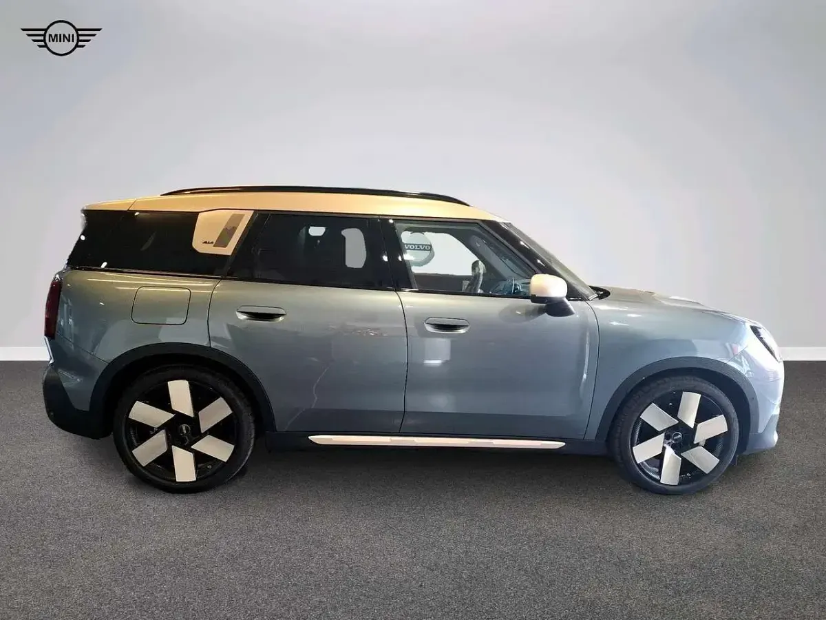 Usata Mini Countryman Favoured 225 kW (306 CV) 2025 Verde SUV