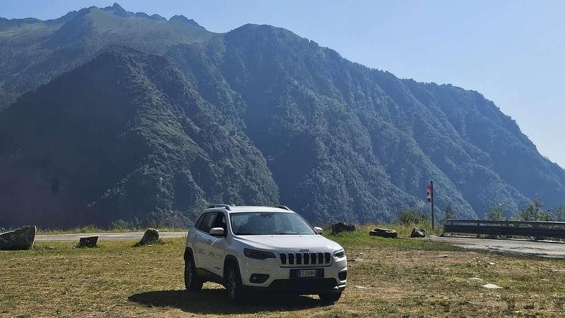 Usata Jeep Cherokee Longitude 194 CV (142 kW) 2019 Bianco SUV