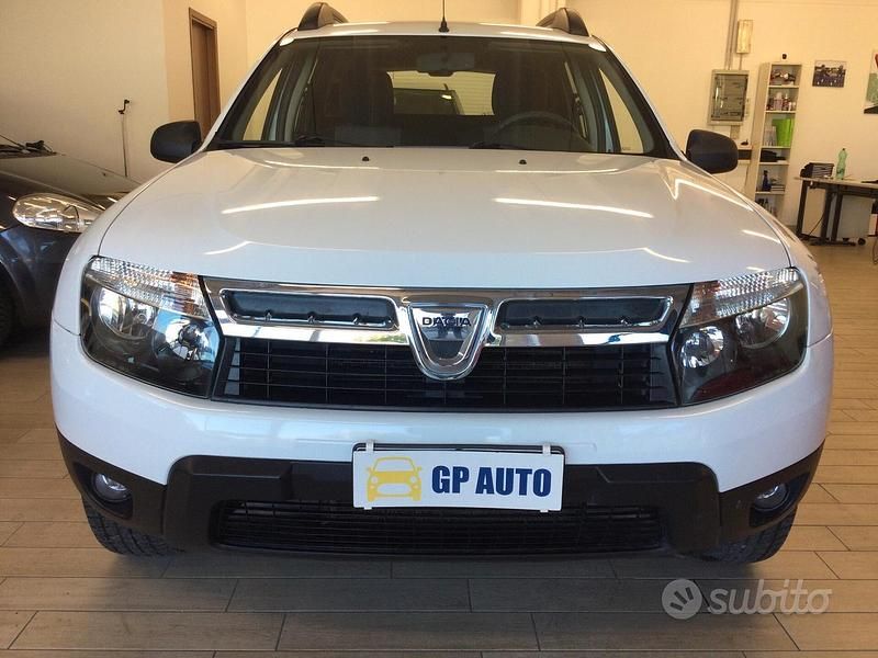 Usata Dacia Duster Lauréate 110 CV (80 kW) 2013 Bianco SUV