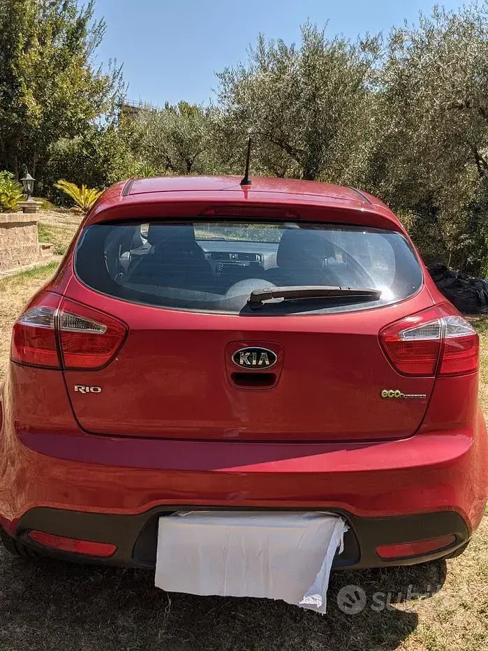 Usata Kia Rio 75 CV (55 kW) 2013 Berlina
