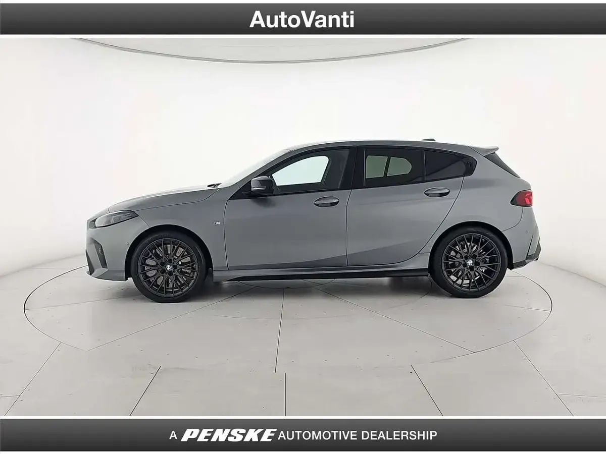 Nuova BMW M135 M Sport 300 CV (220 kW) 2026 Grigio Utilitaria