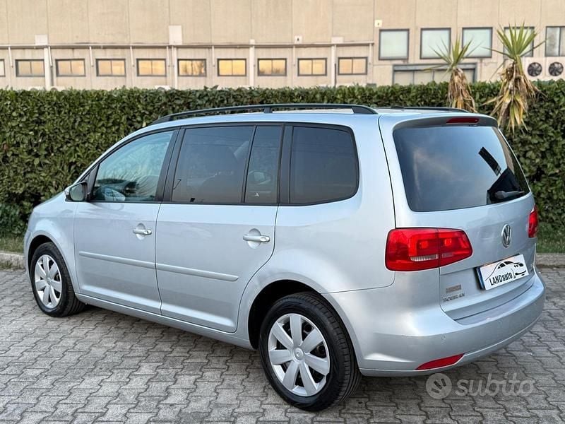 Usata VW Touran 105 CV (77 kW) 2011 Grigio Monovolume