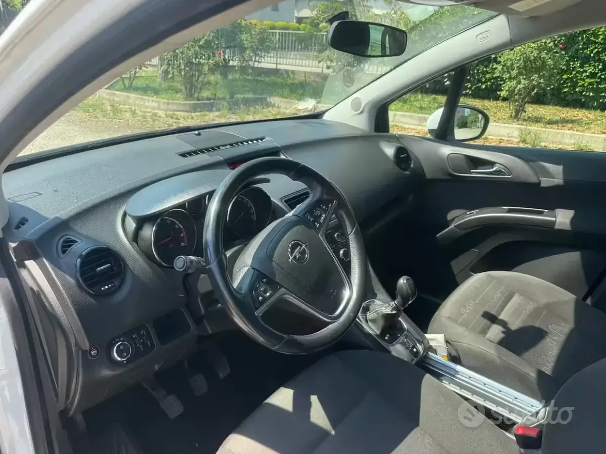 Usata Opel Meriva 120 CV (88 kW) 2013 Grigio Monovolume