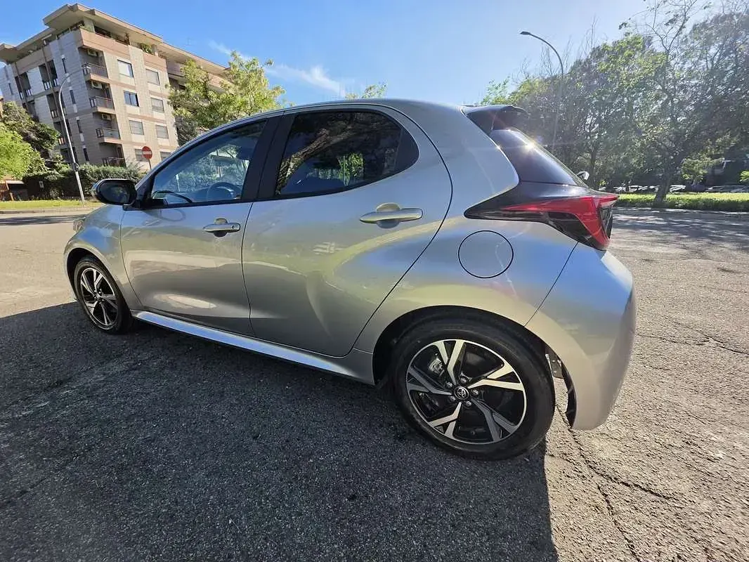Usata Toyota Yaris Hybrid Trend 92 CV (67 kW) 2024 Berlina