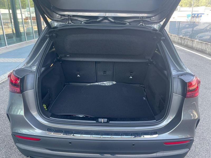 Nuova Mercedes GLA200 Advanced Plus 150 CV (110 kW) 2025 Grigio montagna ; SUV