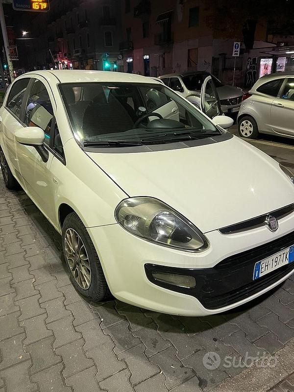 Usata Fiat Punto Evo 75 CV (55 kW) 2011 Bianco Utilitaria
