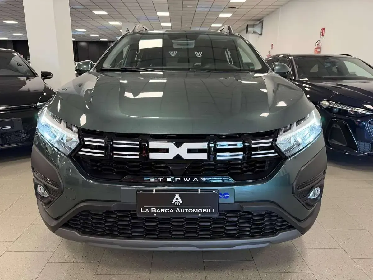 Usata Dacia Sandero Expression 101 CV (74 kW) 2025 Verde Berlina