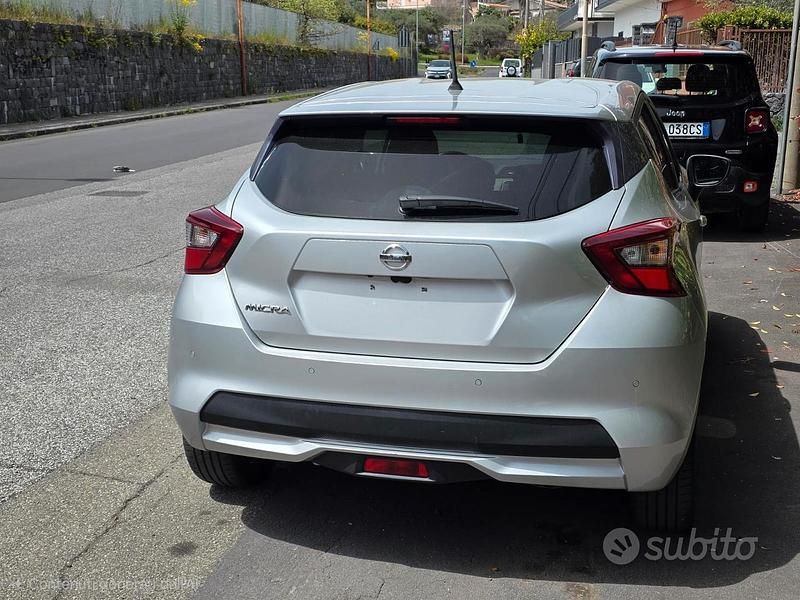 Usata Nissan Micra Tekna 90 CV (66 kW) 2018 Grigio Utilitaria