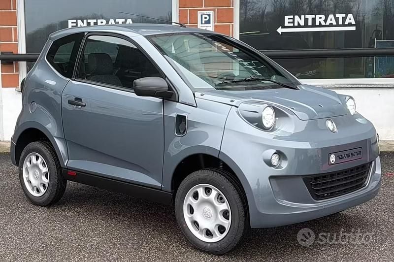 Nuova Aixam eMinauto 2025 Grigio Berlina
