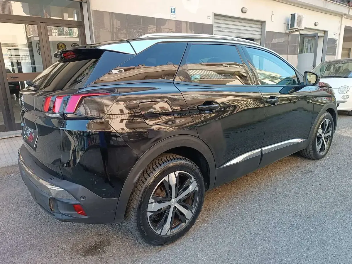 Usata Peugeot 3008 Allure 131 CV (96 kW) 2020 Nero SUV
