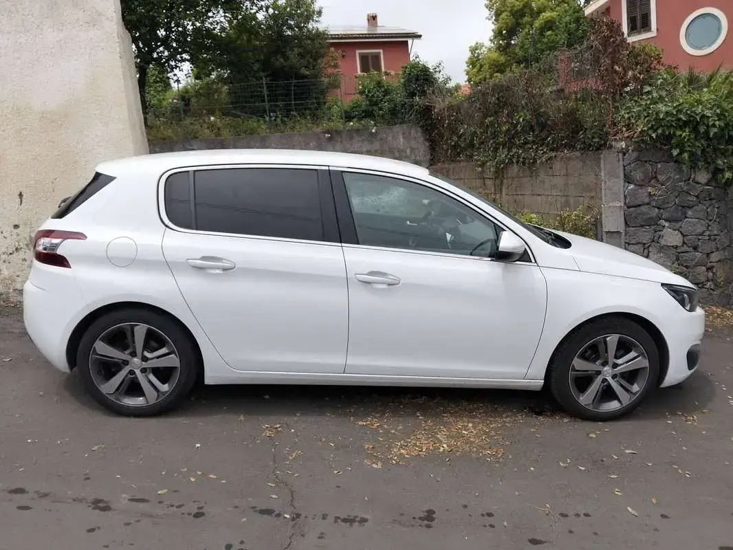 Usata Peugeot 308 Allure 116 CV (85 kW) 2015 Bianco Berlina