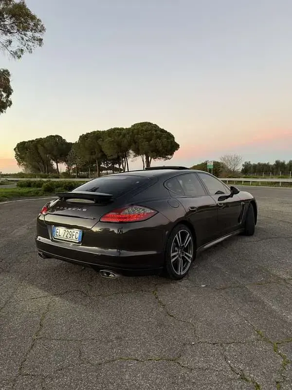 Usata Porsche Panamera 250 CV (183 kW) 2012 Utilitaria