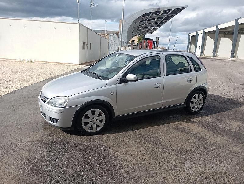 Usata Opel Corsa 2004 Grigio Utilitaria