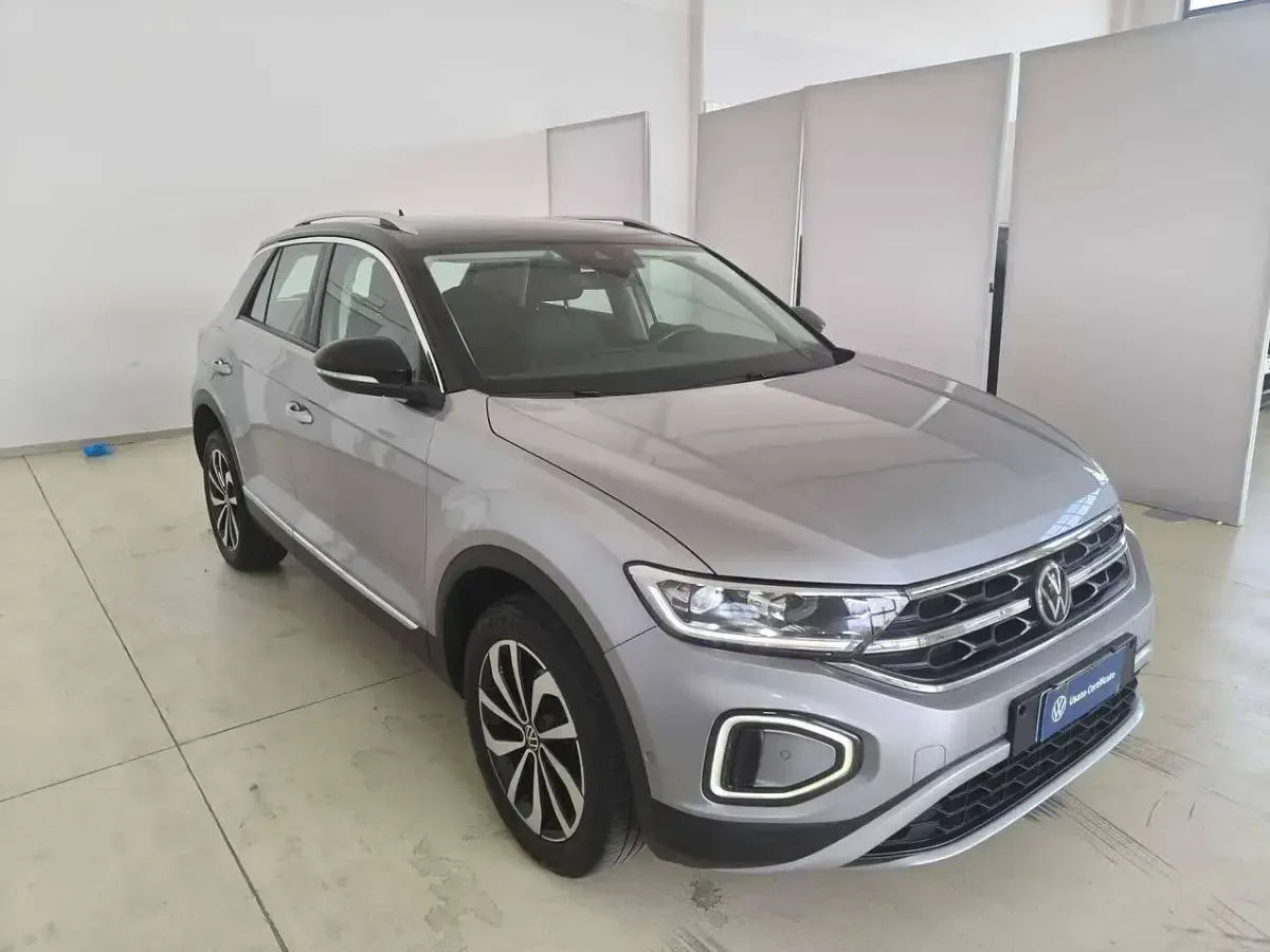 Usata VW T-Roc Style 150 CV (110 kW) 2022 Piryt silver SUV