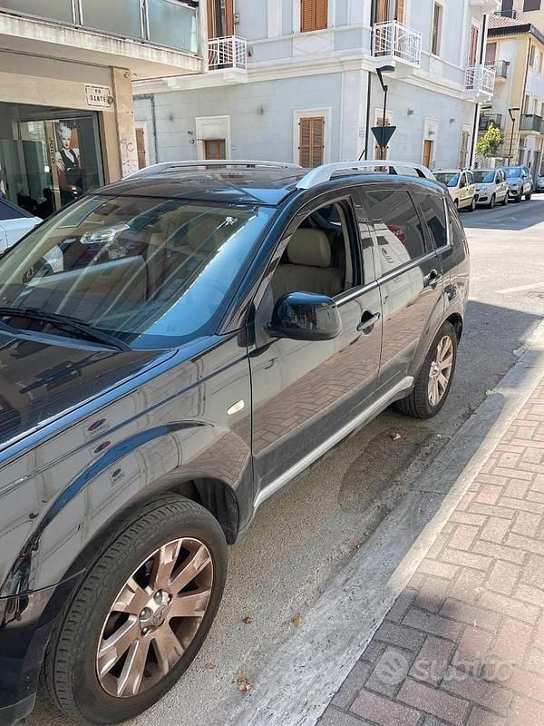 Usata Mitsubishi Outlander 140 CV (102 kW) 2009 Nero SUV