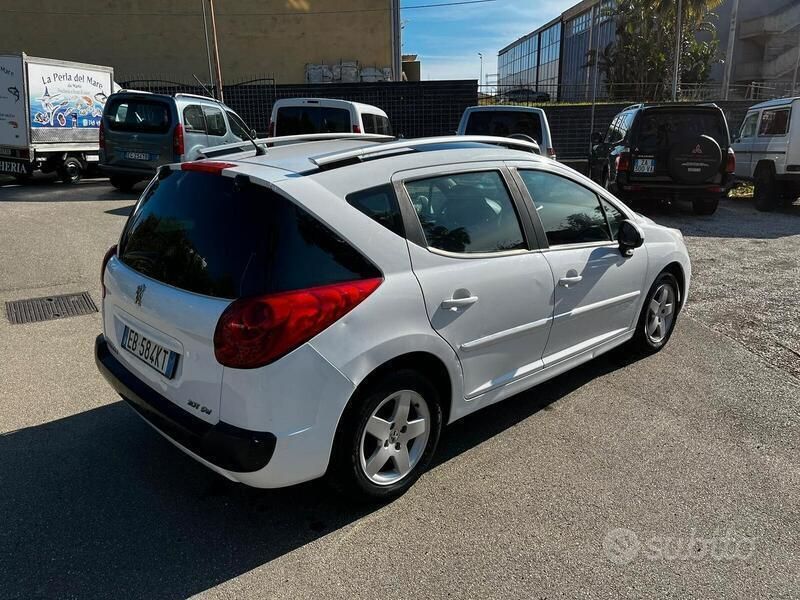 Bianco Usata 2011 Peugeot 207 Access Station wagon | 4500 € (Cara) - Immagine 1/4