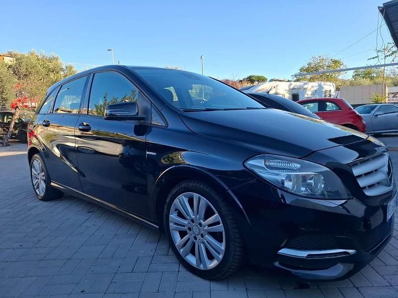 Usata Mercedes B180 Premium 109 CV (80 kW) 2012 Nero Monovolume