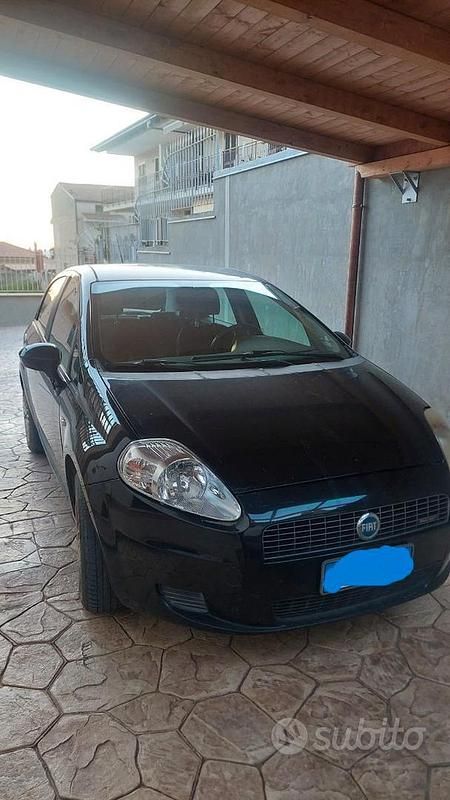 Usata Fiat Grande Punto Dynamic 90 CV (66 kW) 2007 Nero Utilitaria