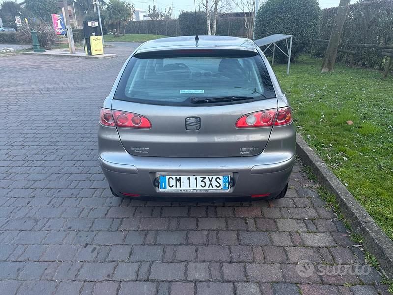 Usata Seat Ibiza 74 CV (54 kW) 2005 Grigio Utilitaria