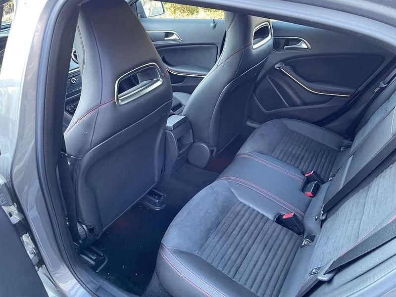 Usata Mercedes GLA220 177 CV (130 kW) 2016 Argento SUV