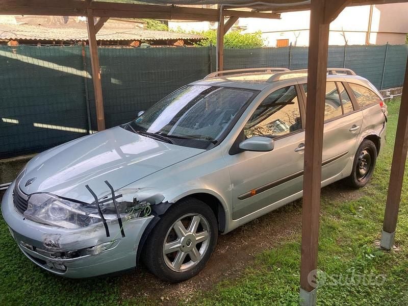 Usata Renault Laguna II 120 CV (88 kW) 2004 Grigio Station wagon