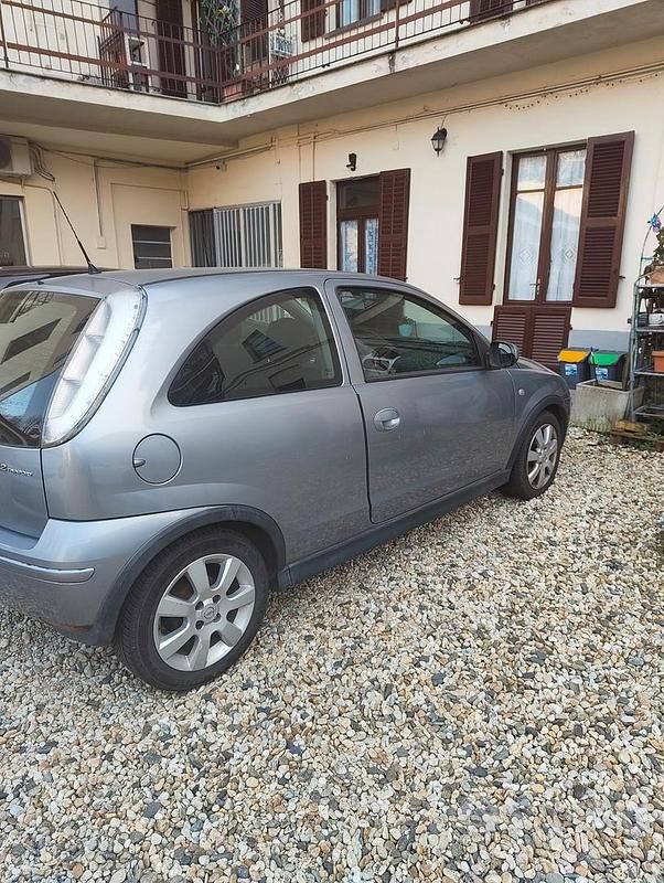 Usata Opel Corsa 2005 Grigio Utilitaria