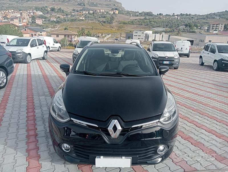 Nero Usata 2013 Renault Clio GrandTour Station wagon | 7000 € (Cara) - Immagine 1/4