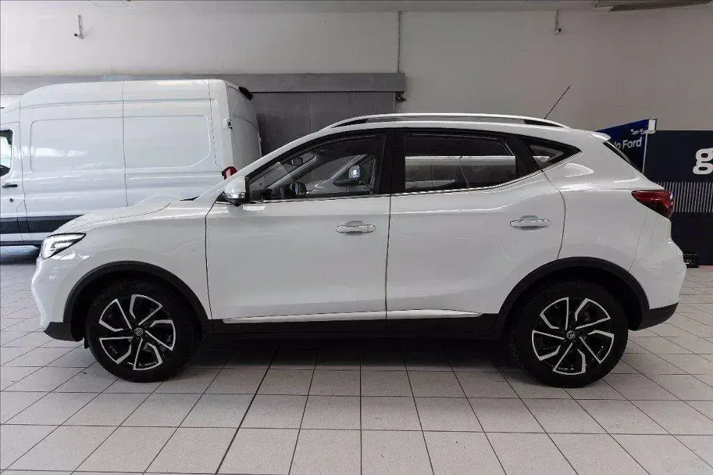 Usata MG ZS Luxury 106 CV (77 kW) 2023 Bianco SUV