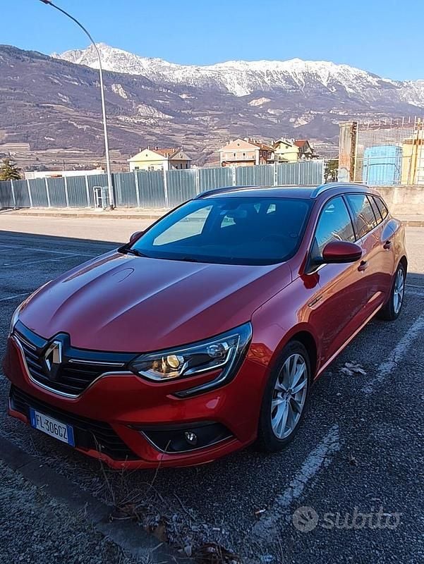 Rosso Usata 2017 Renault Mégane IV Station wagon | 9500 € (Buon prezzo) - Immagine 1/4